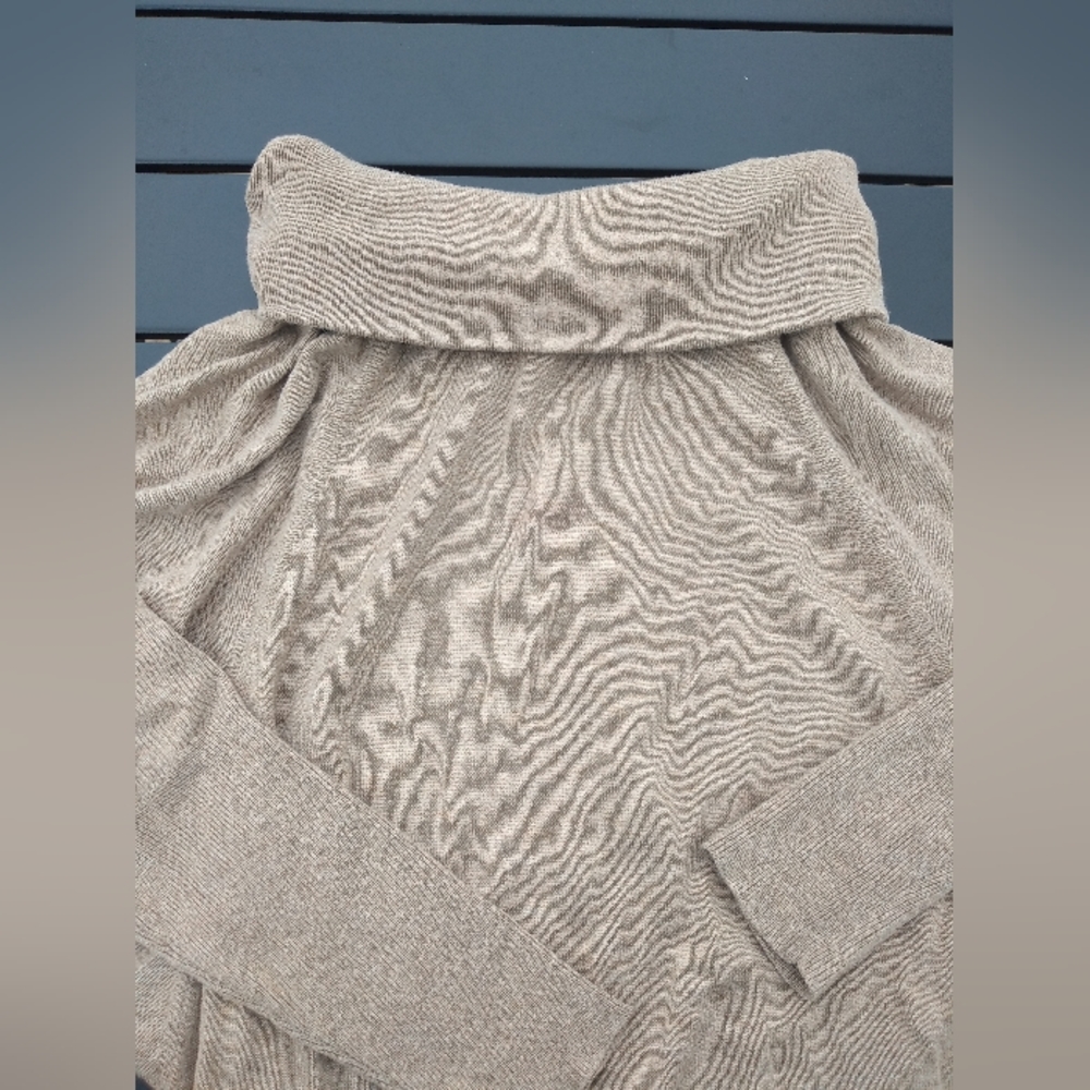 Halston Oatmeal/Tan Sweater, Size Medium, Wide Cowl Neck or Off the Shou… - Picture 7 of 7